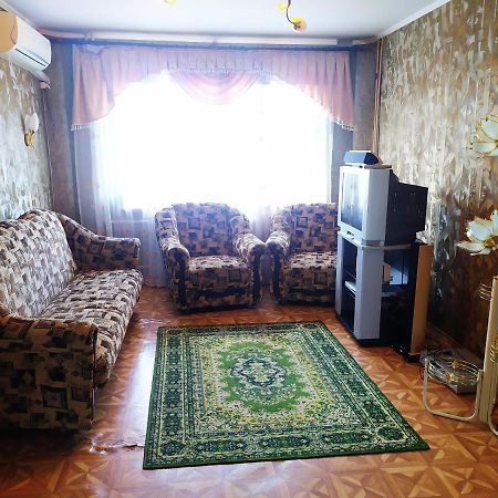 Ильинская 3К Посуточно Почасово Appartement Soemy Buitenkant foto